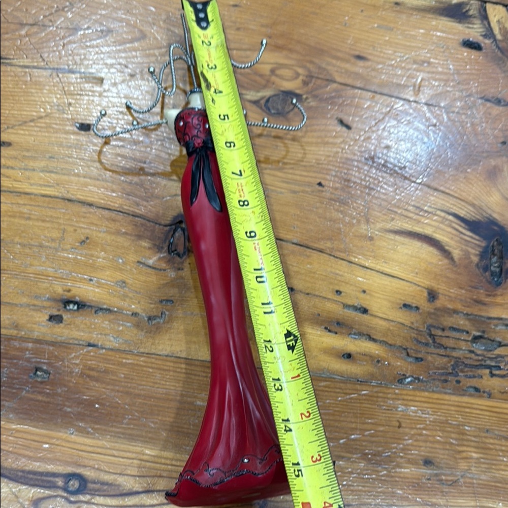 Red and Black red dress vintage Jewelry holder - Picture 6 of 9